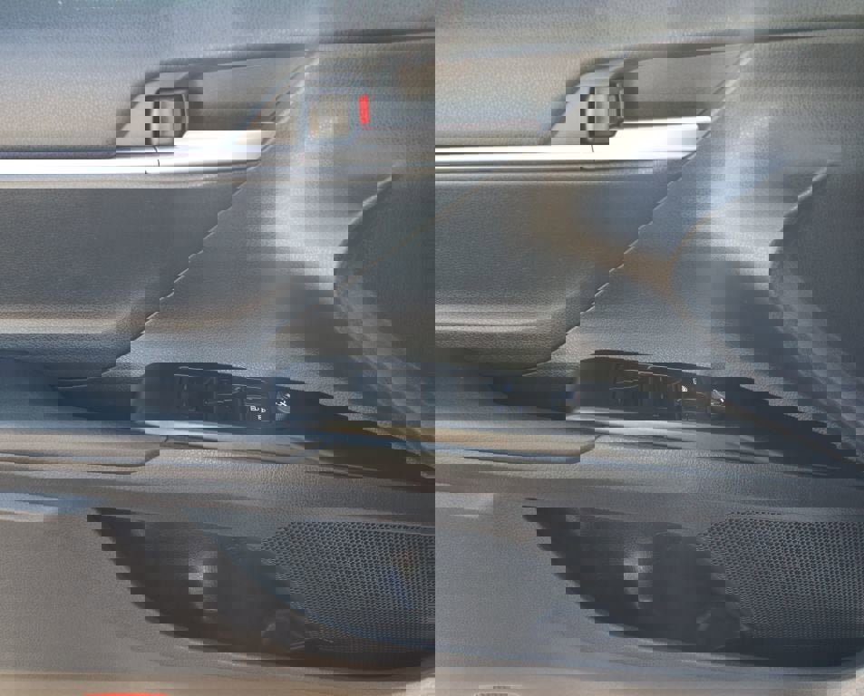 Used 2024 Toyota Camry SE image 25