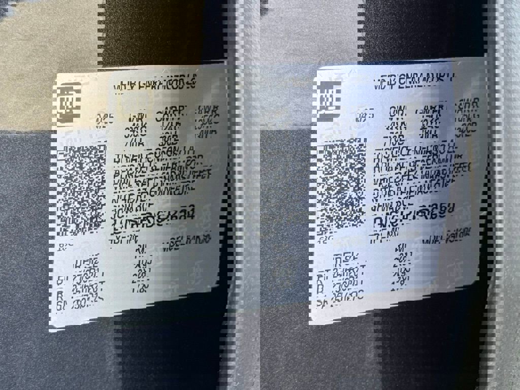 Used 2025 Chevrolet Suburban Premier image 22