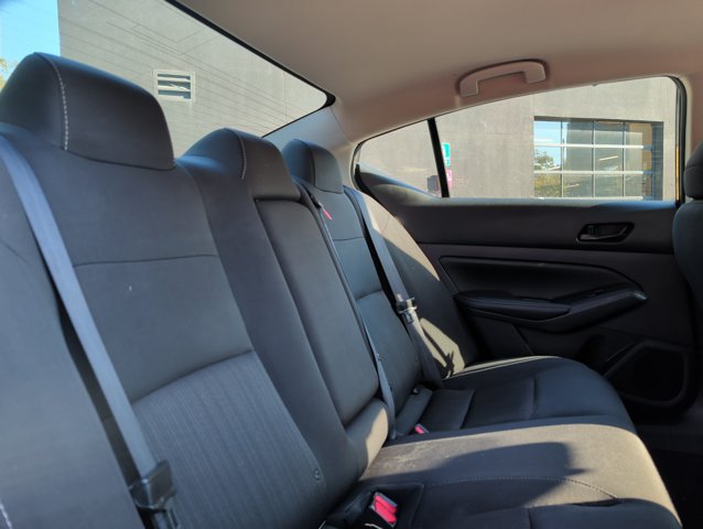 Used 2025 Nissan Altima 2.5 SV FWD image 27