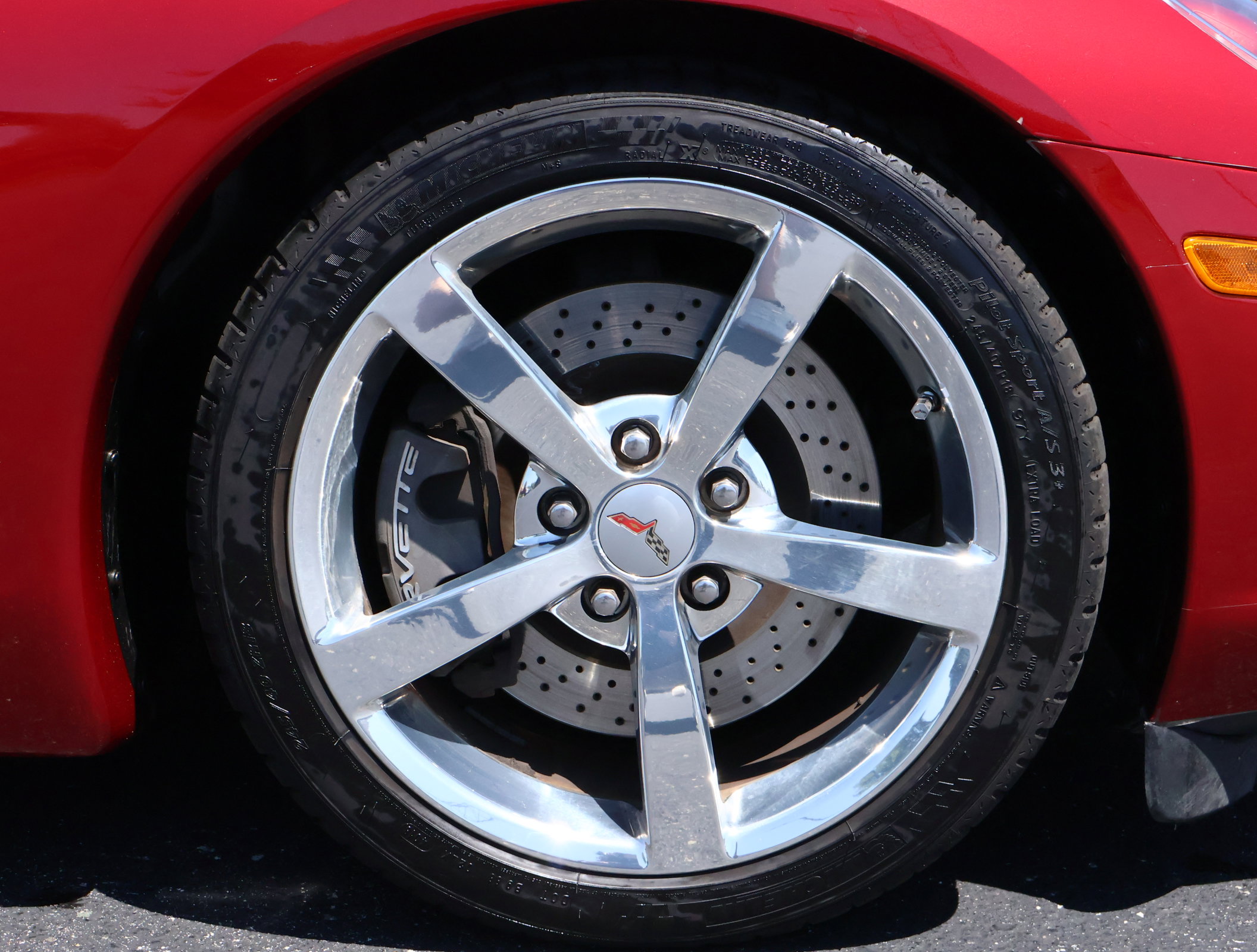 Used 2008 Chevrolet Corvette Coupe w/ Z51 Performance Package RWD image 17