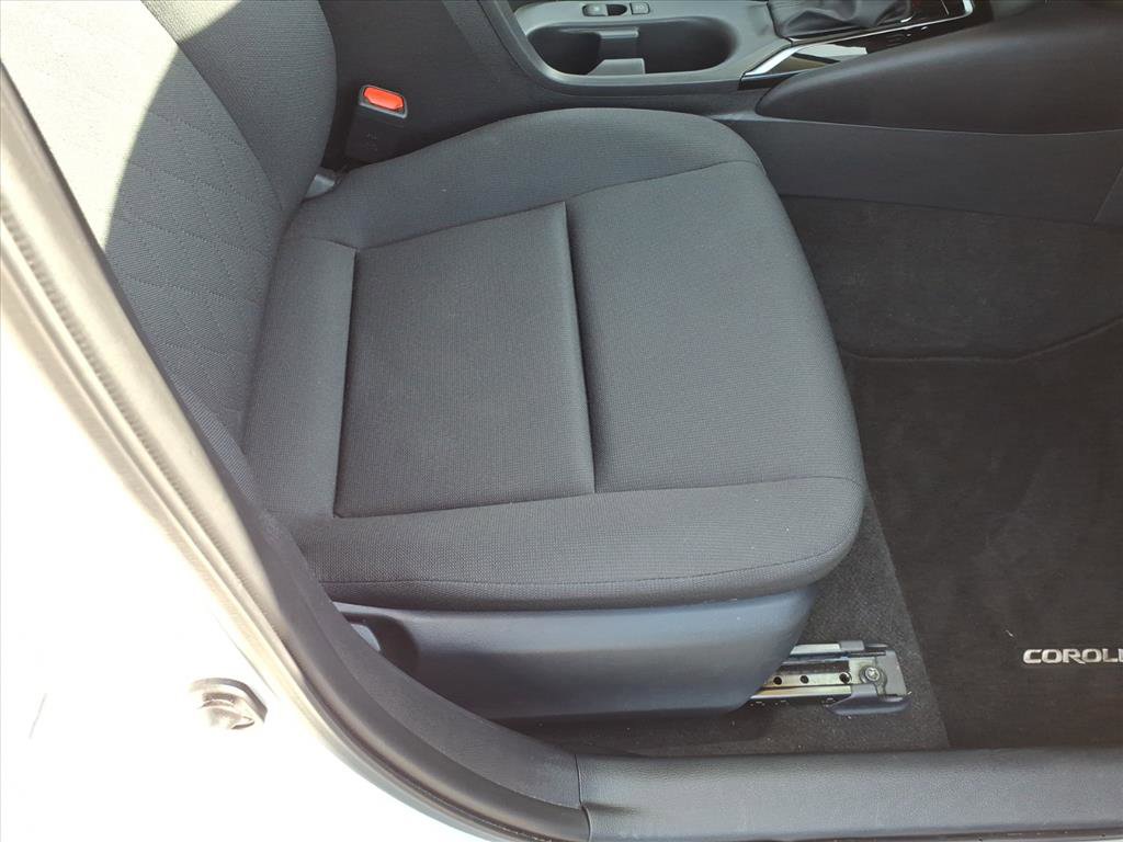 Used 2025 Toyota Corolla LE image 17
