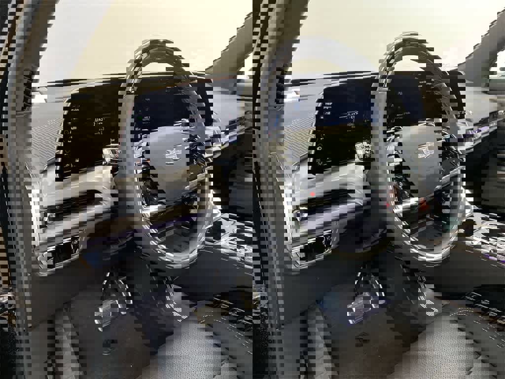 Certified 2026 Cadillac Vistiq Sport image 2