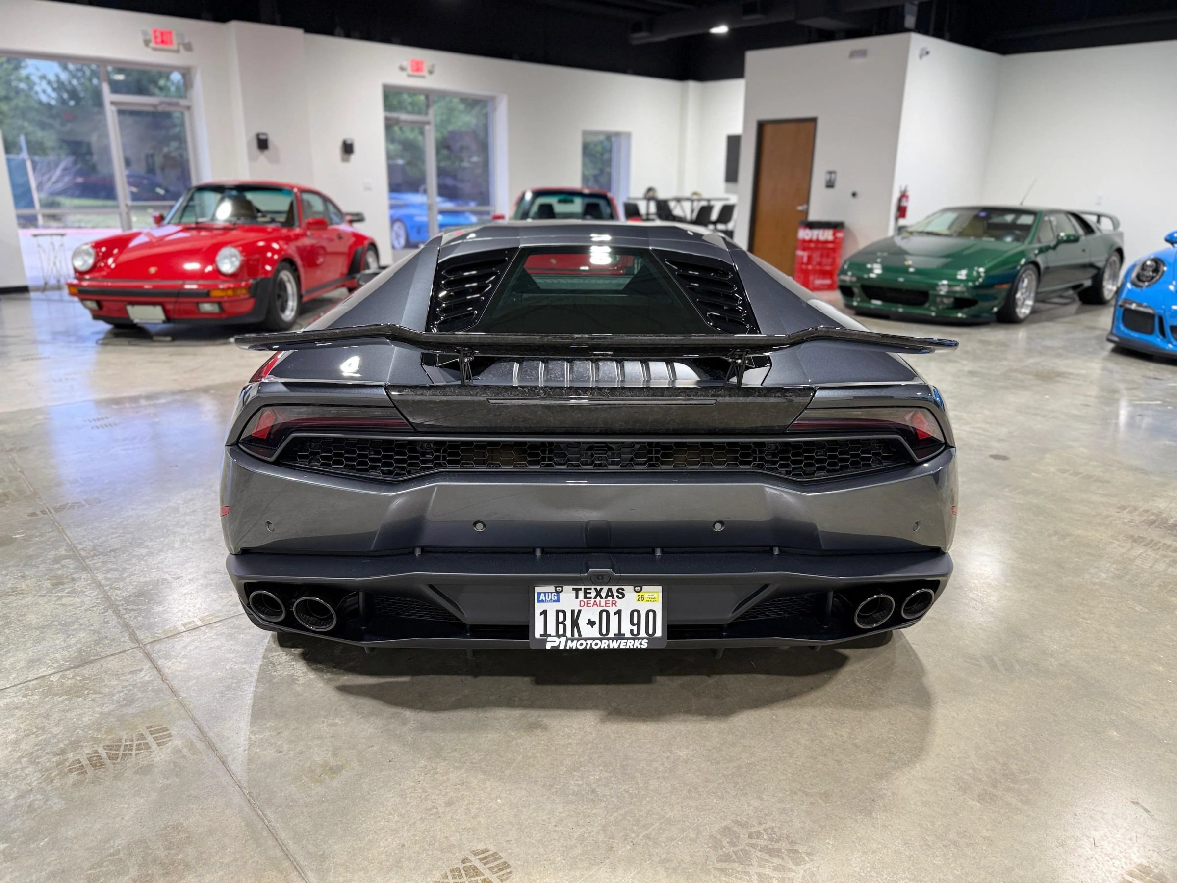 Used 2016 Lamborghini Huracan LP 610-4 AWD/4WD image 9