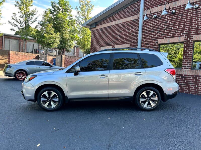 Used 2017 Subaru Forester 2.5i Premium w/ All-Weather Package image 4