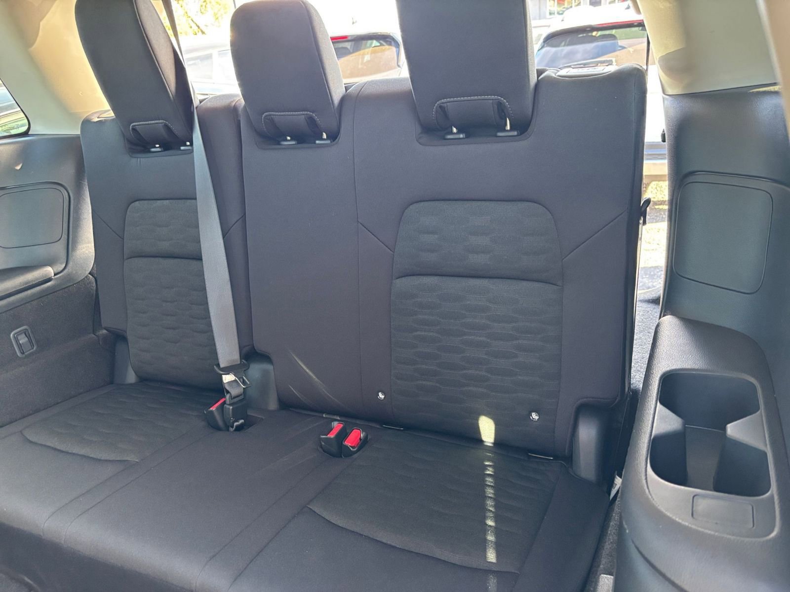 Used 2025 Nissan Pathfinder SV FWD image 31