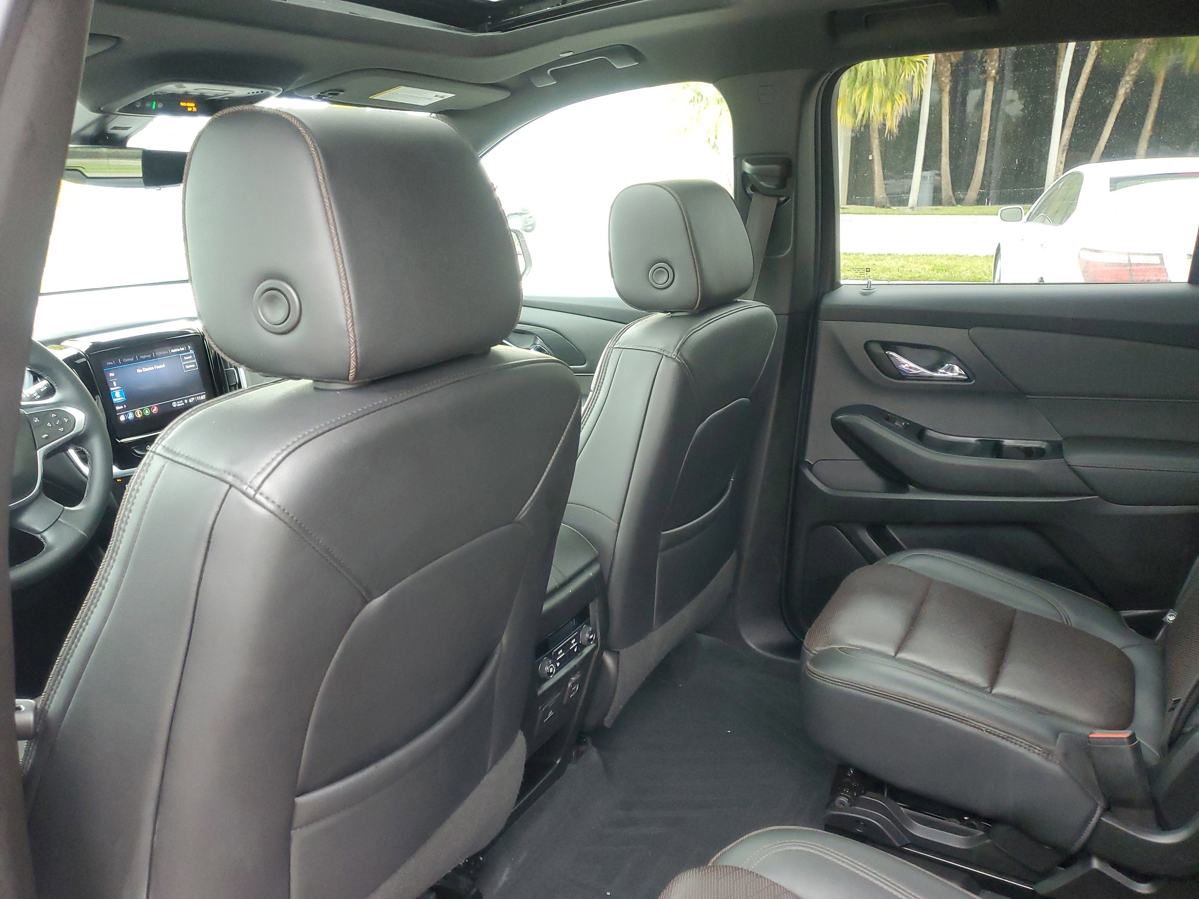 Used 2023 Chevrolet Traverse High Country image 12