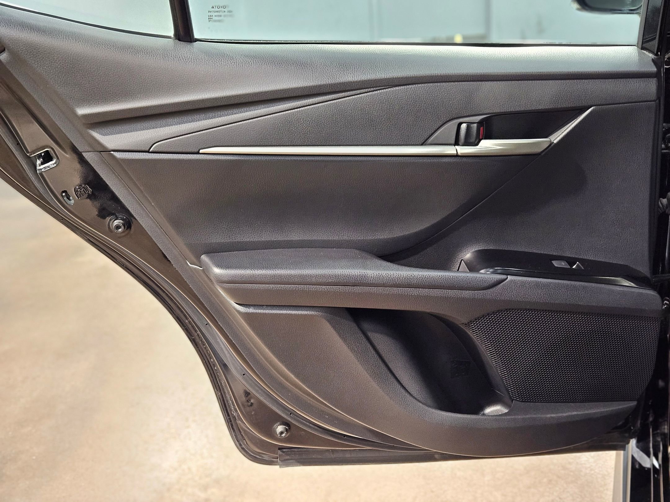 Used 2025 Toyota Camry SE image 33