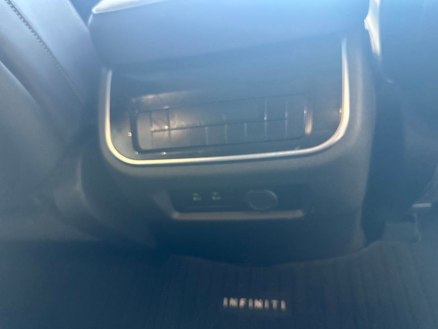 Used 2025 INFINITI QX80 Sensory AWD/4WD image 16
