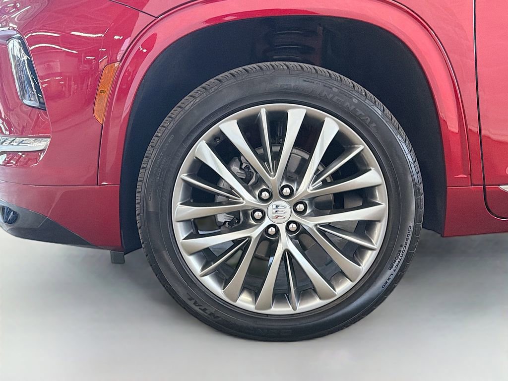 Used 2025 Buick Enclave Avenir image 35