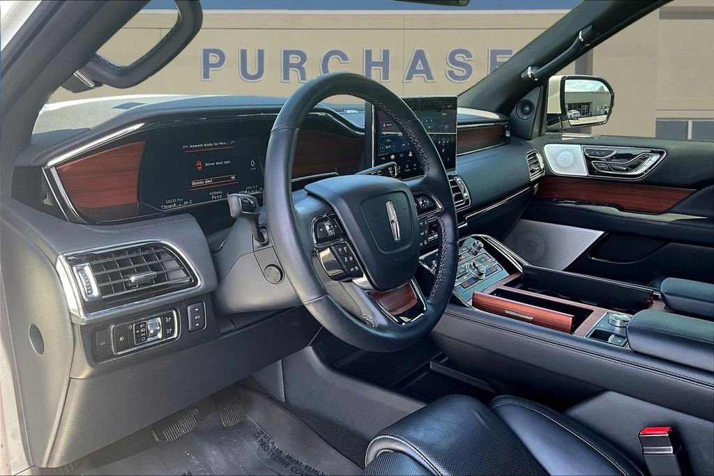 Used 2024 Lincoln Navigator L Reserve AWD/4WD image 19