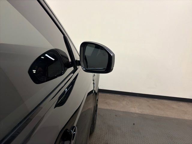Used 2018 Land Rover Range Rover Sport HSE Dynamic image 11