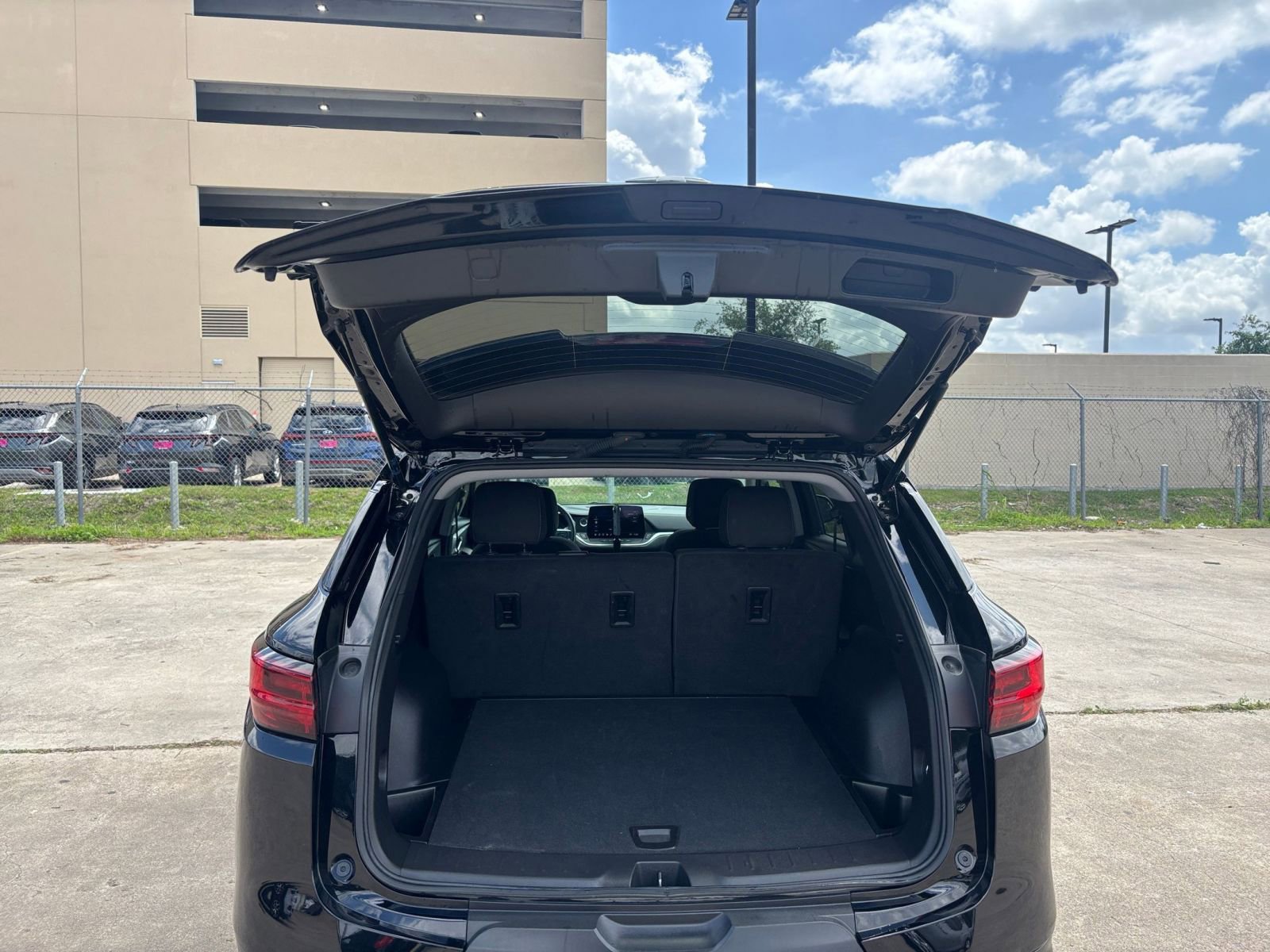 Used 2025 Chevrolet Blazer LT FWD image 30