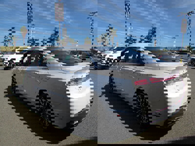 Used 2018 Lincoln MKZ Reserve image 3