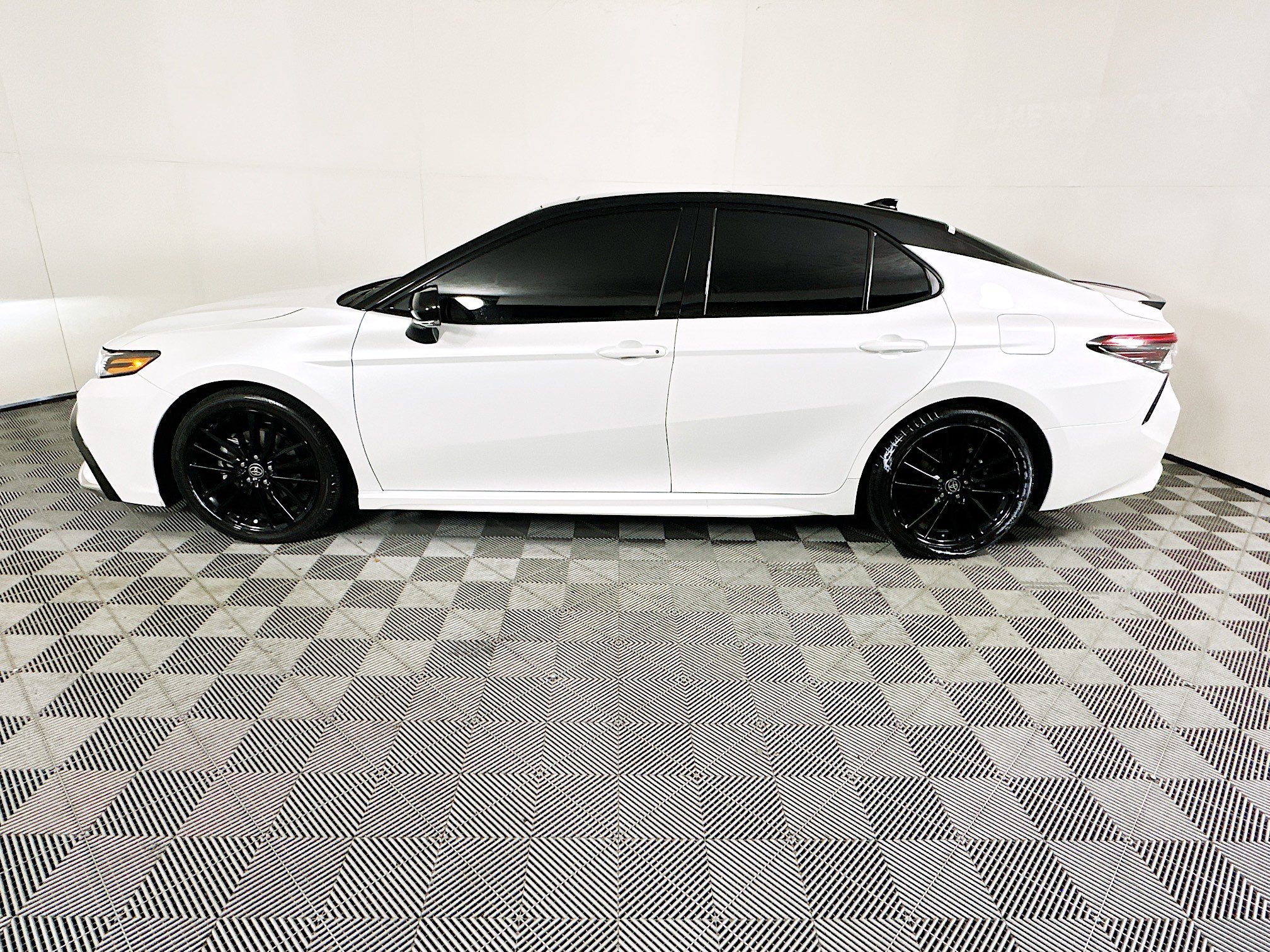 Used 2024 Toyota Camry XSE w/ Navigation Package FWD image 6