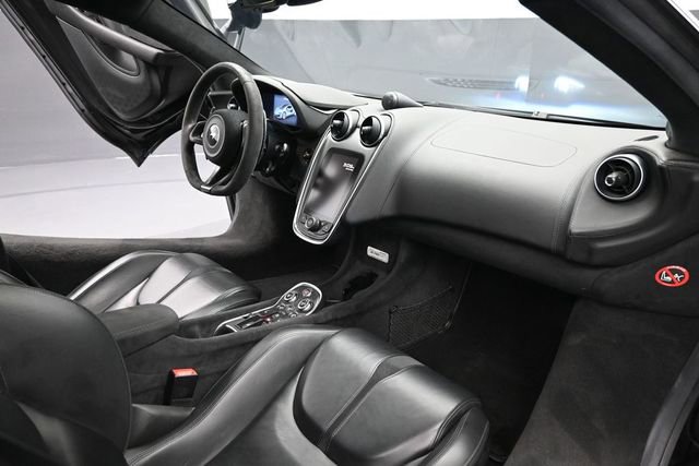 Used 2019 McLaren 570S RWD image 22