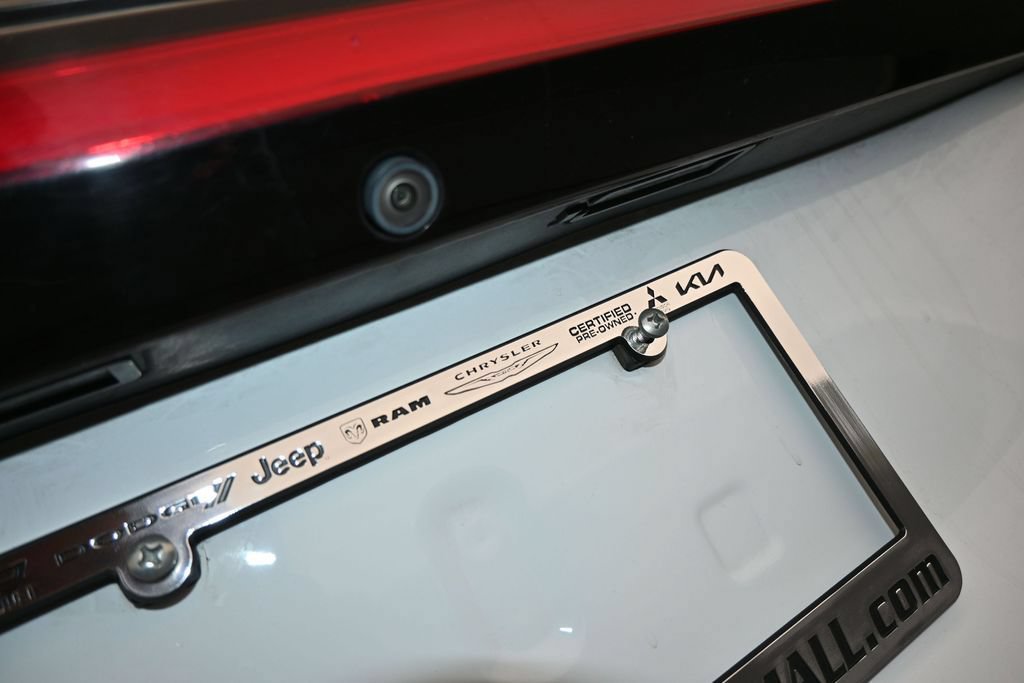 Used 2023 Chrysler Pacifica Touring-L FWD image 37