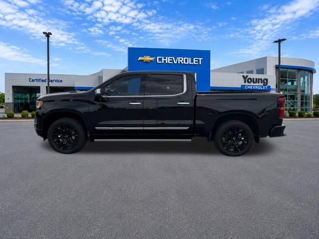Used 2025 Chevrolet Silverado 1500 High Country AWD/4WD image 4