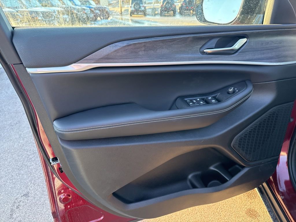 New 2026 Jeep Grand Cherokee Laredo image 20