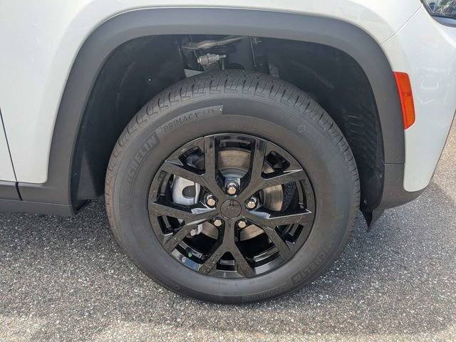 New 2026 Jeep Grand Cherokee Altitude AWD/4WD image 10
