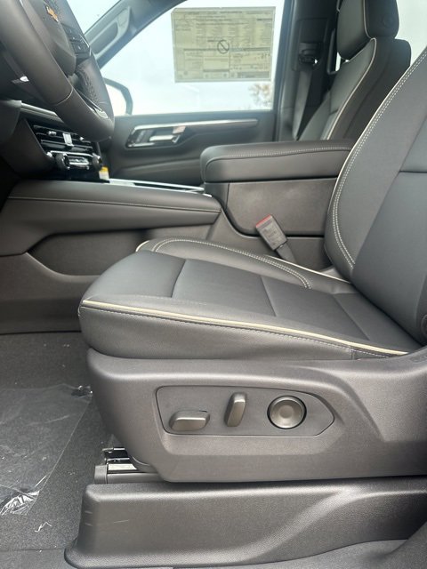 New 2026 Chevrolet Suburban Premier image 20
