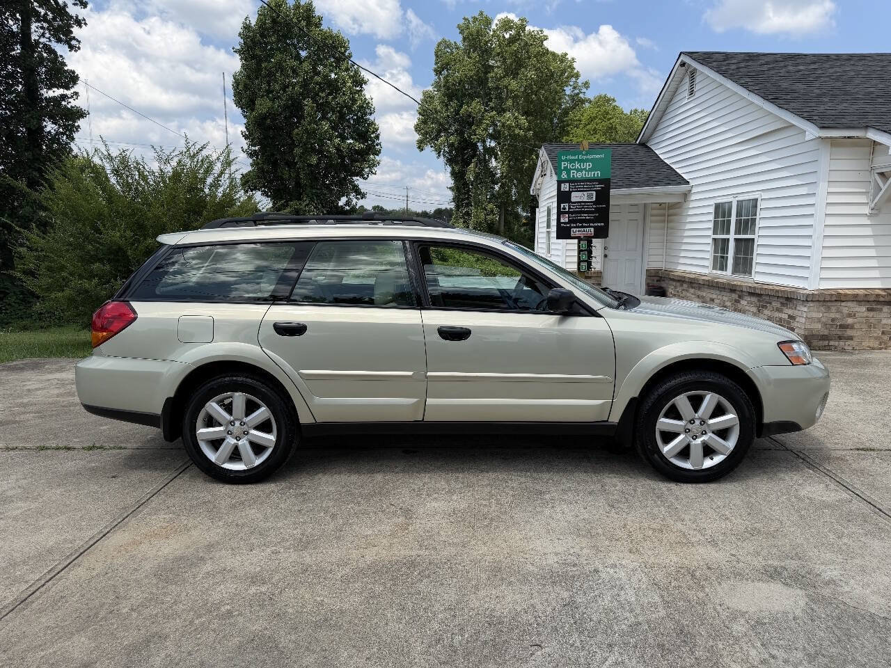 Used 2007 Subaru Outback 2.5i AWD/4WD image 8