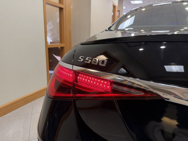 Certified 2025 Mercedes-Benz S 580 4MATIC Sedan image 28
