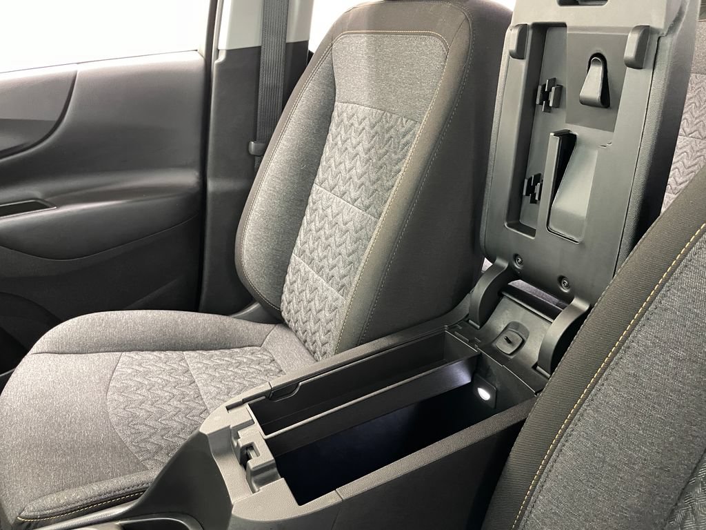 Certified 2024 Chevrolet Equinox LT w/ LPO, Floor Liner Package FWD image 33