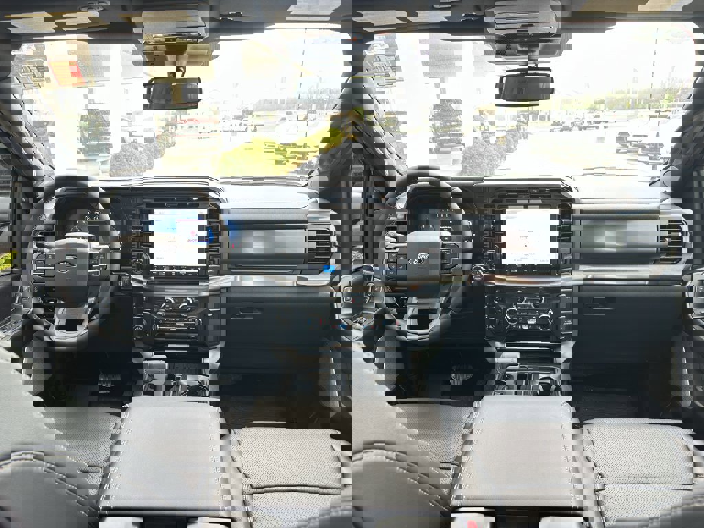 New 2025 Ford F150 Lariat w/ Equipment Group 502A High image 14