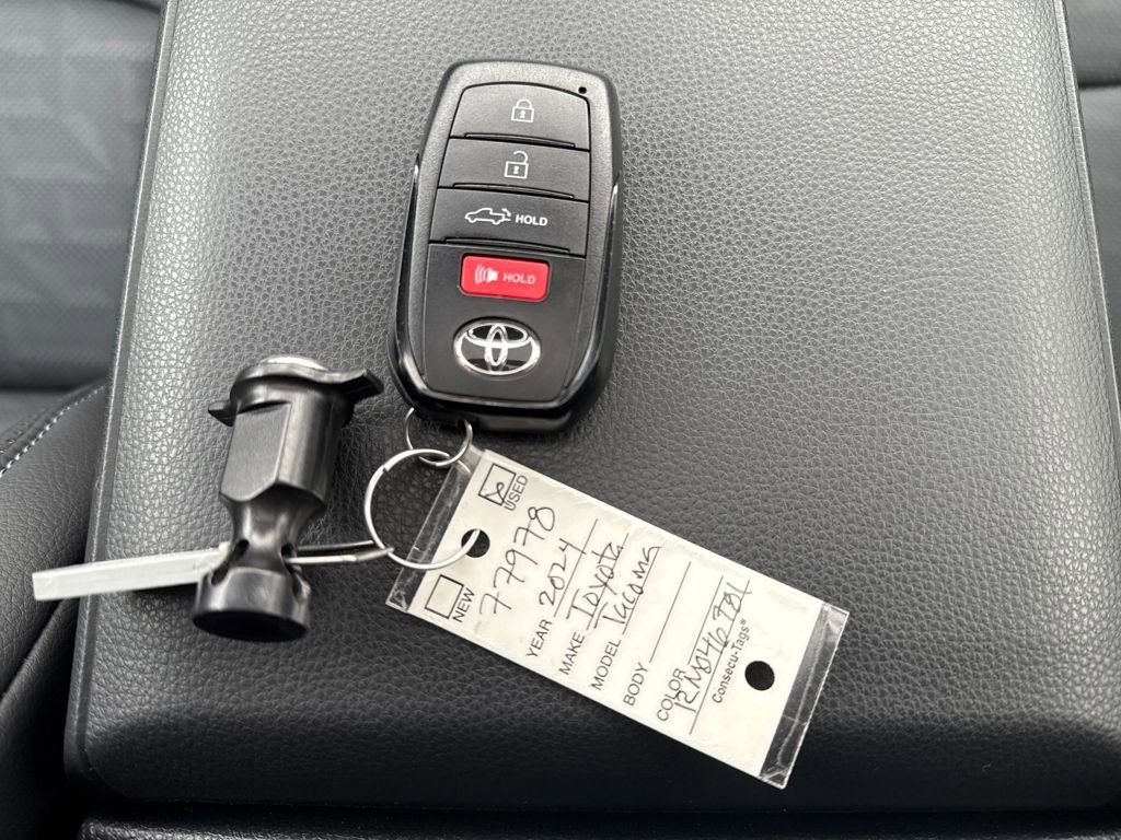 Used 2024 Toyota Tacoma TRD Off-Road image 32