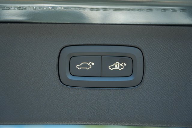 New 2027 Volvo XC90 B6 Plus AWD/4WD image 13