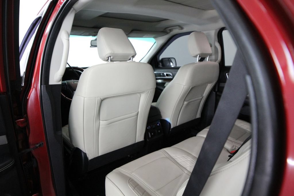 Used 2018 Ford Explorer Platinum AWD/4WD image 38