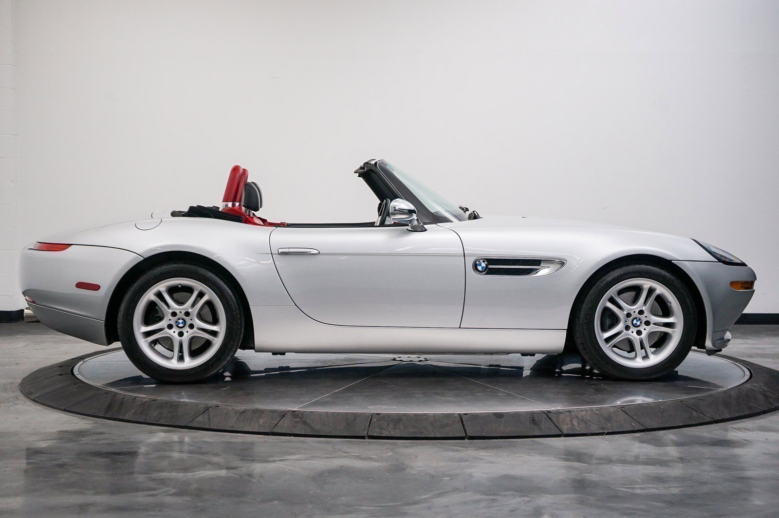 Used 2003 BMW Z8 image 14
