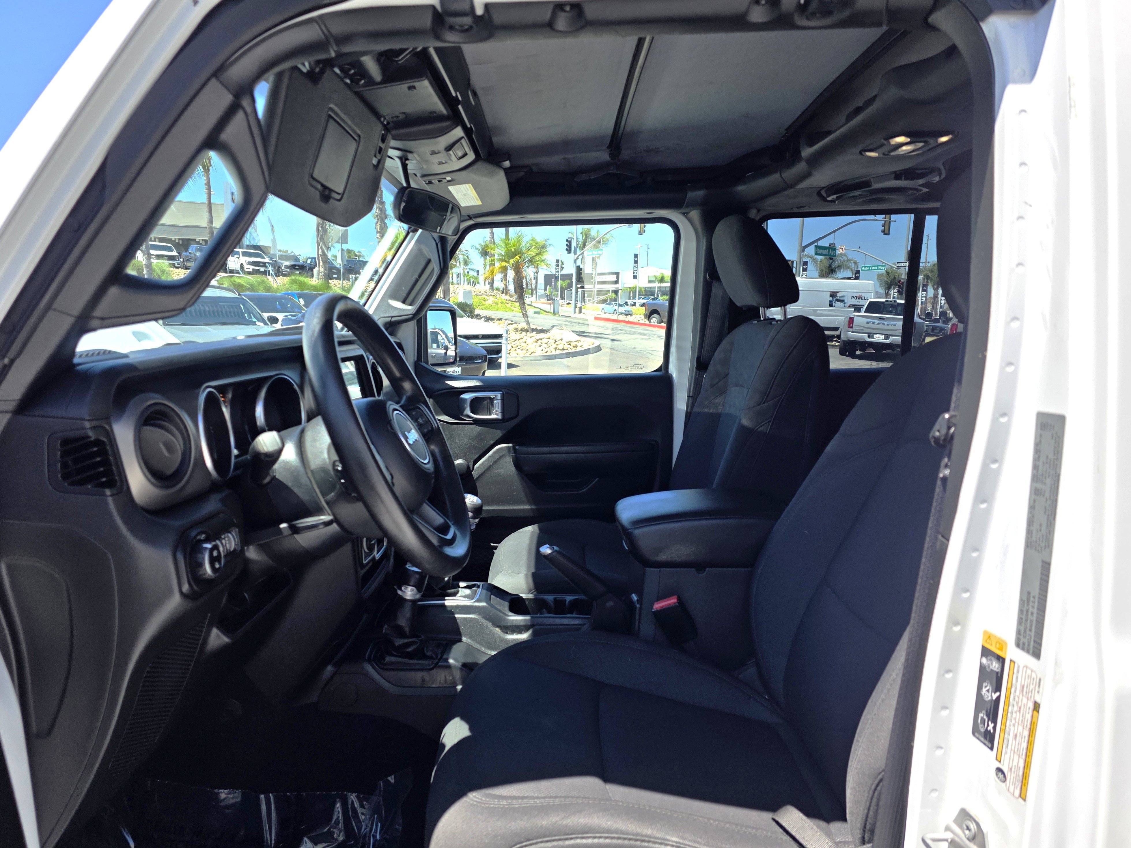 Certified 2022 Jeep Gladiator Sport AWD/4WD image 10