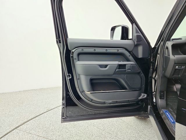 New 2026 Land Rover Defender 110 OCTA AWD/4WD image 27