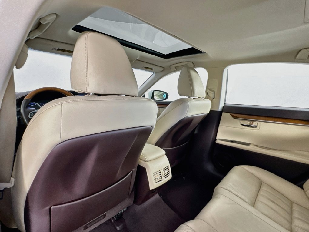 Used 2017 Lexus ES 300h w/ Luxury Package FWD image 18