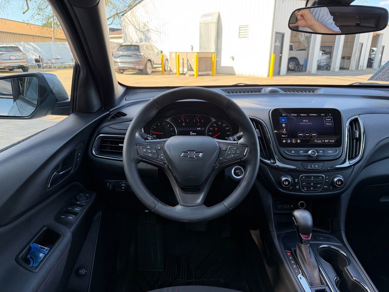 Used 2023 Chevrolet Equinox RS FWD image 2