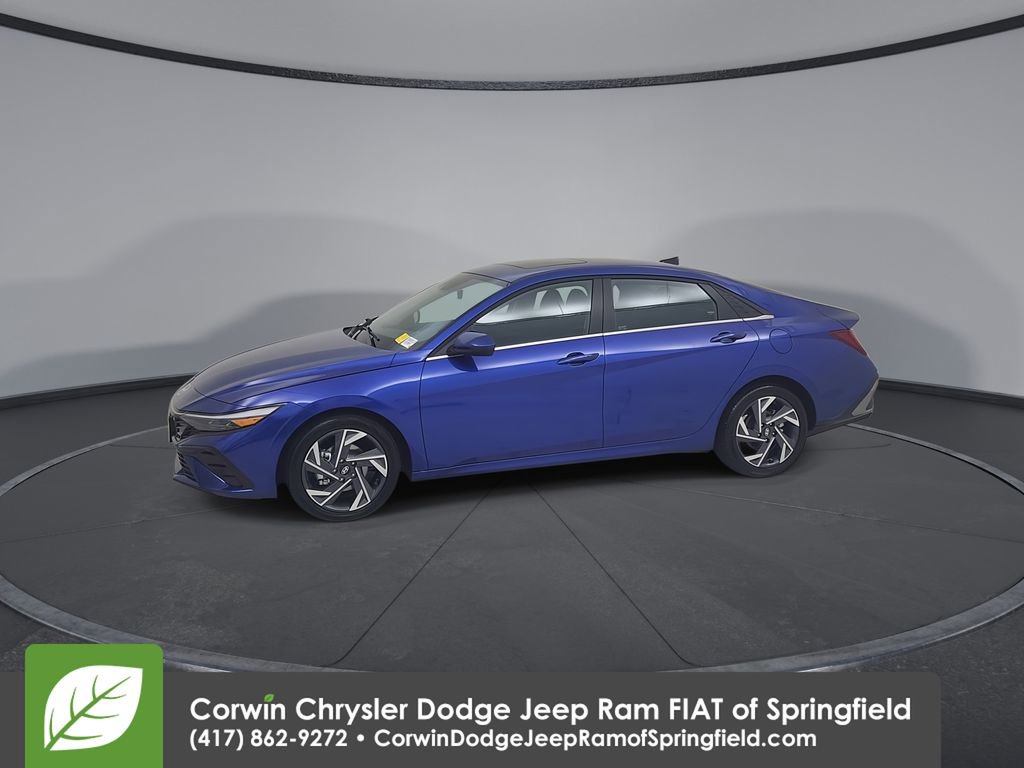 Used 2025 Hyundai Elantra SEL image 8