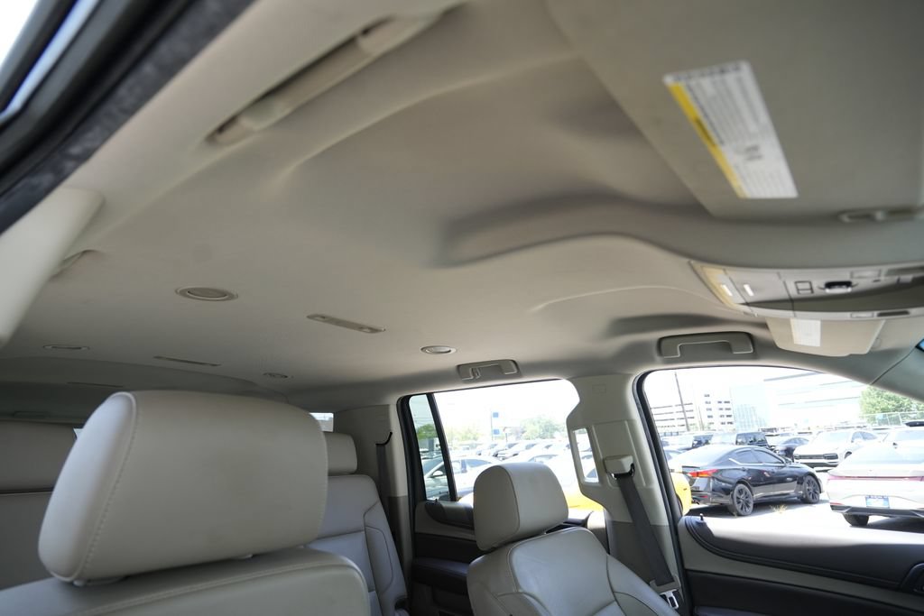 Used 2018 Chevrolet Suburban LT w/ LT Signature Package RWD image 34