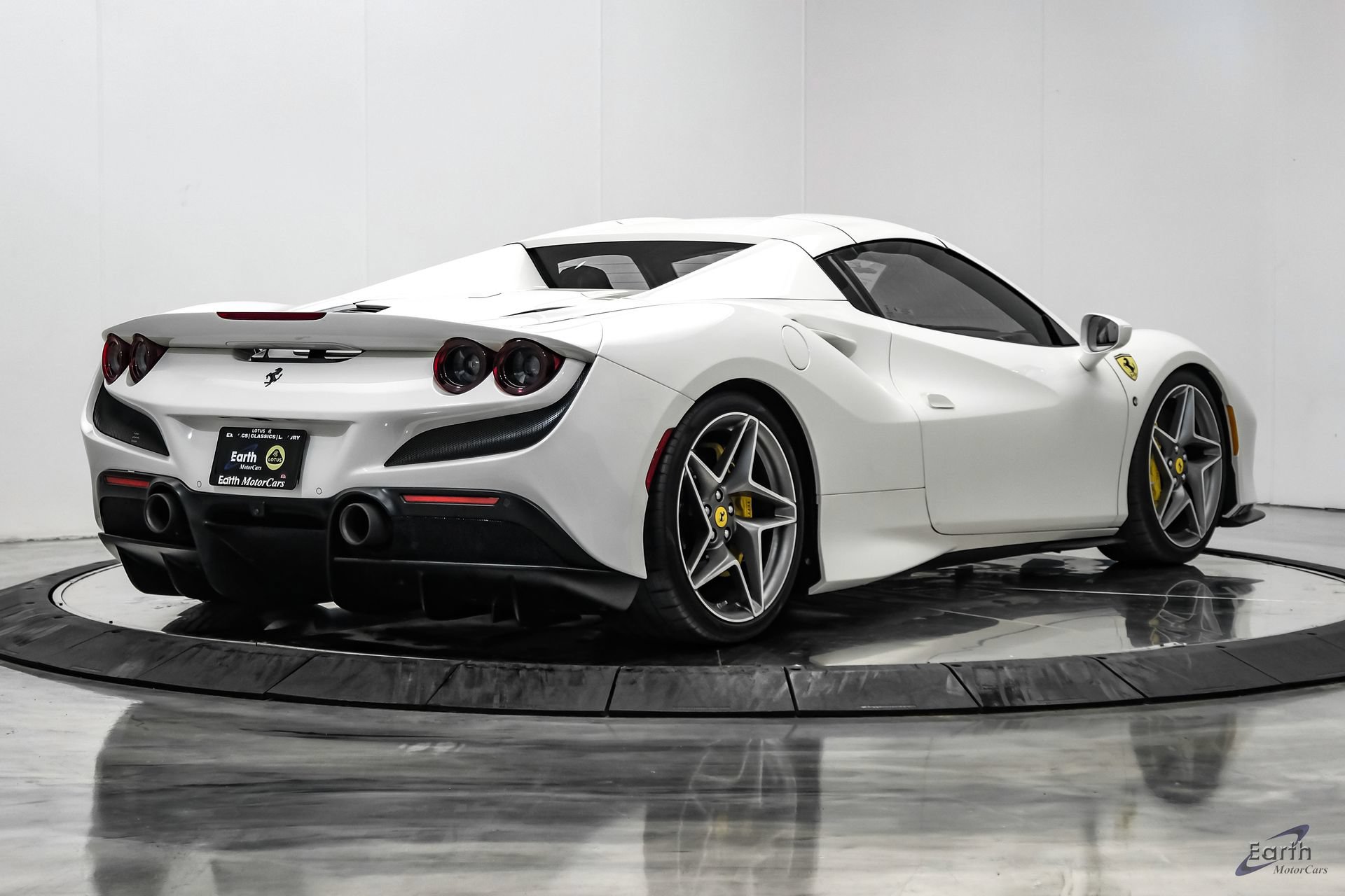 Used 2022 Ferrari F8 Tributo RWD image 23