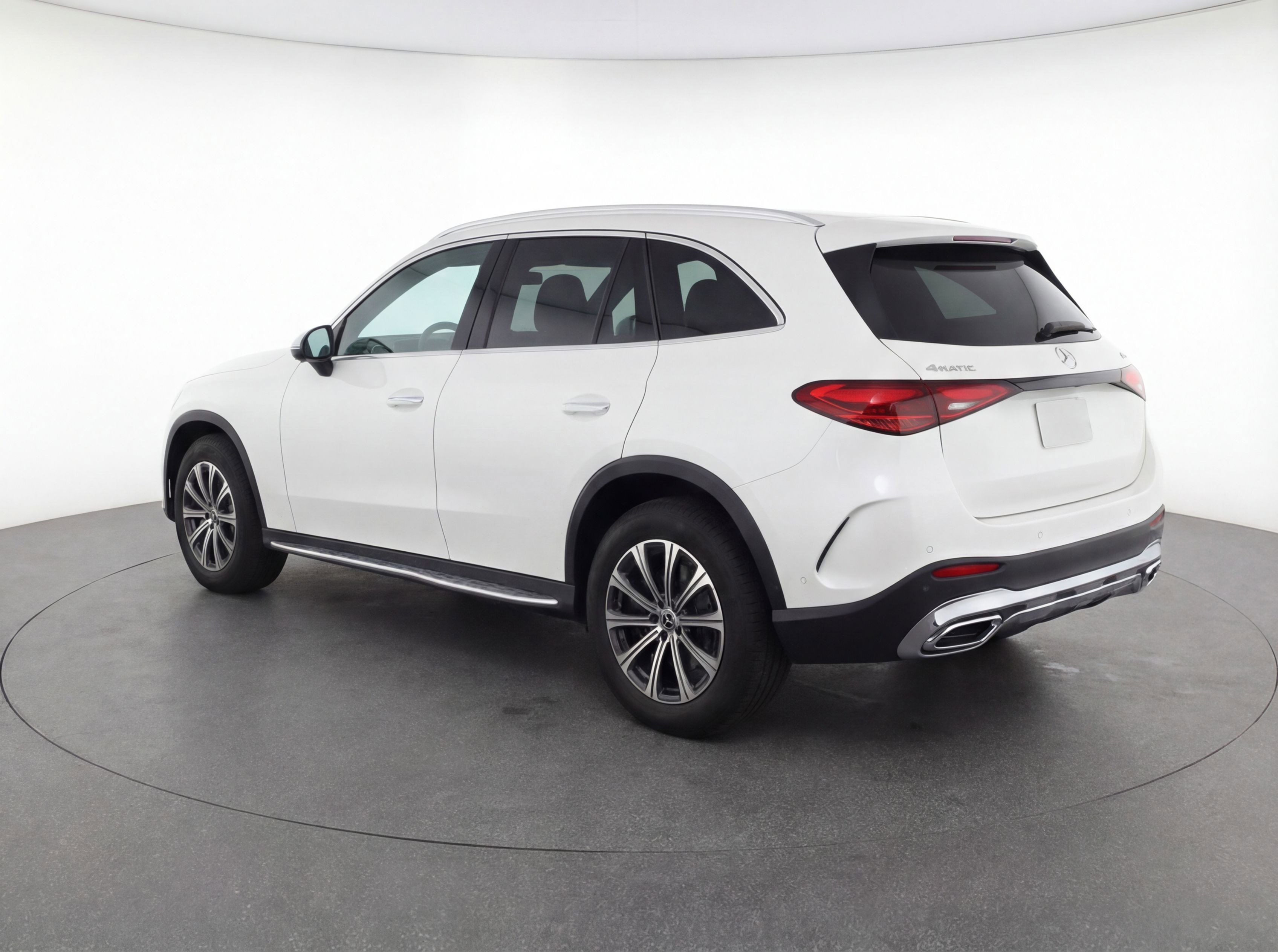 Used 2024 Mercedes-Benz GLC 300 4MATIC image 6
