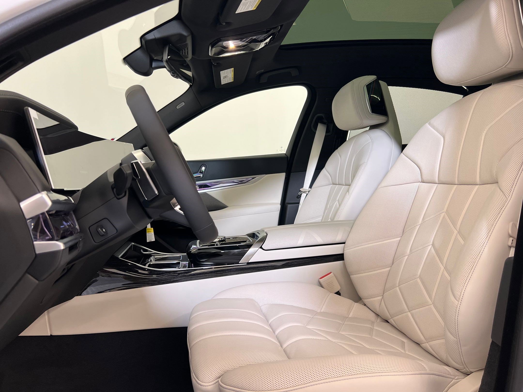 New 2026 BMW i7 eDrive50 w/ M Sport Package image 5