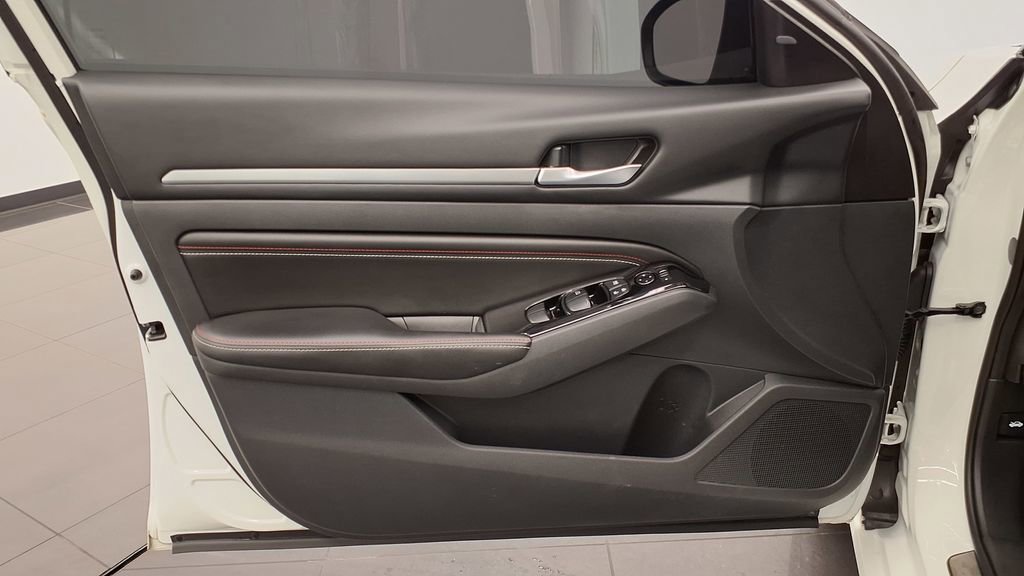 Used 2023 Nissan Altima 2.0 SR image 12