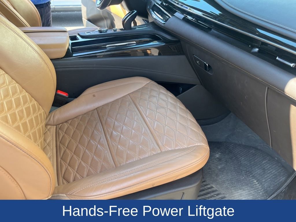 Used 2023 Cadillac Escalade Premium Luxury w/ Performance Package image 20