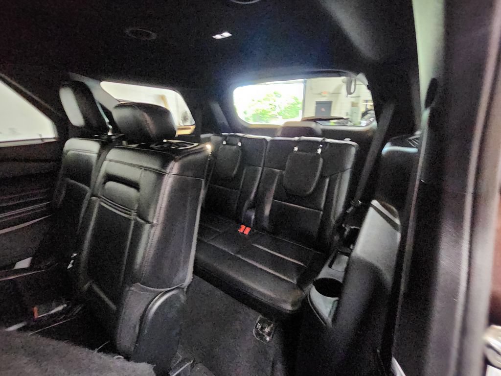 Used 2020 Ford Explorer XLT w/ Equipment Group 202A AWD/4WD image 27