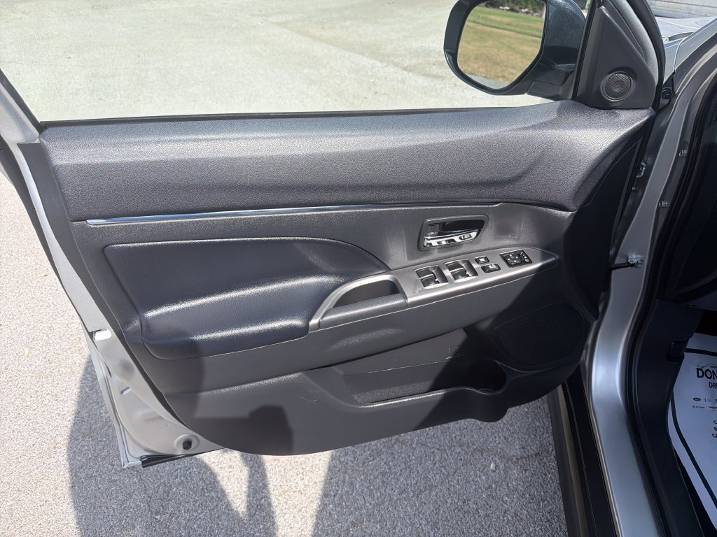 Used 2026 Mitsubishi Outlander Sport SE AWD/4WD image 12