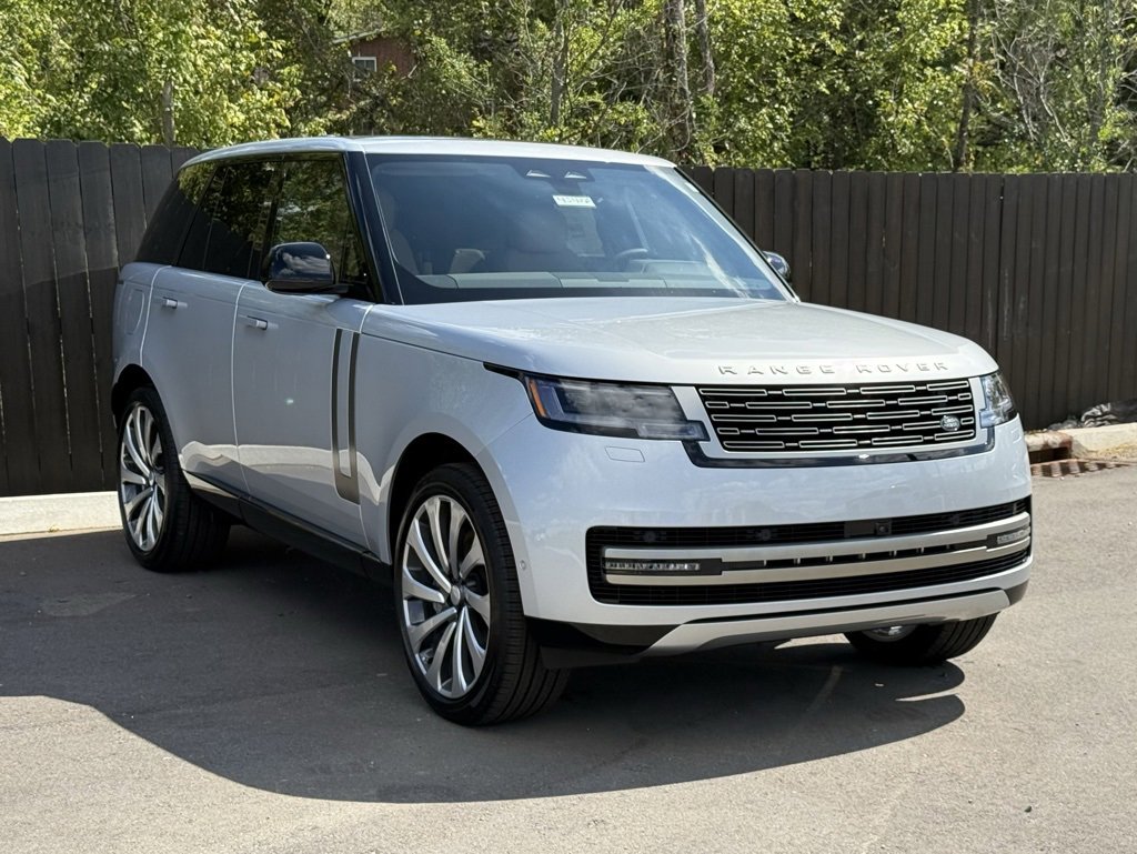 New 2025 Land Rover Range Rover SE image 8