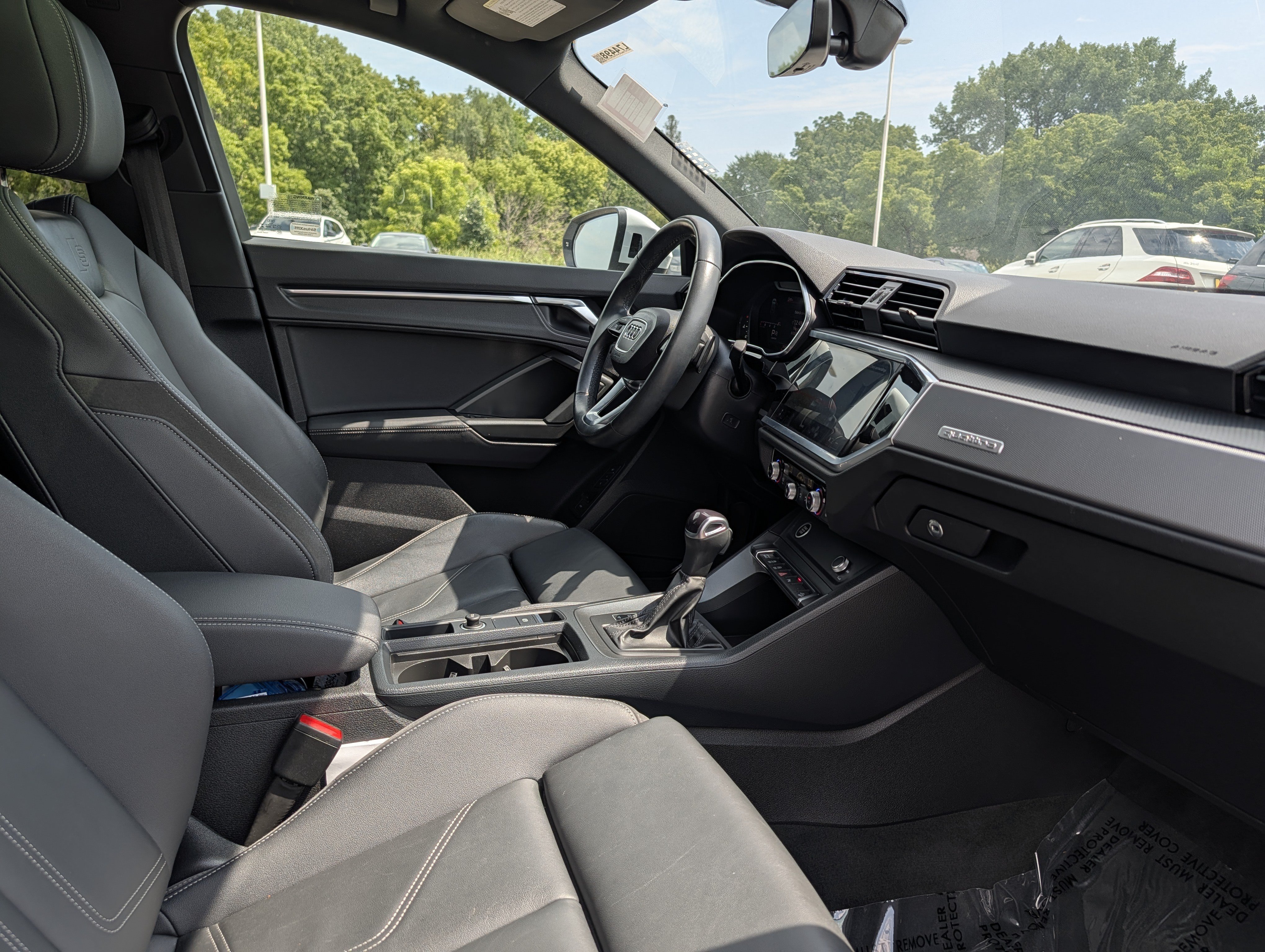 Certified 2022 Audi Q3 2.0T Premium Plus w/ Premium Plus Package AWD/4WD image 19