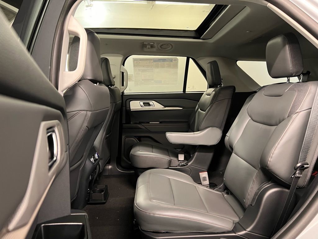 New 2026 Ford Explorer Active w/ Active Comfort Package AWD/4WD image 32
