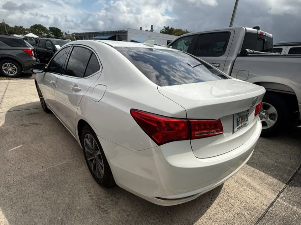 Used 2018 Acura TLX w/ Technology Package FWD image 4