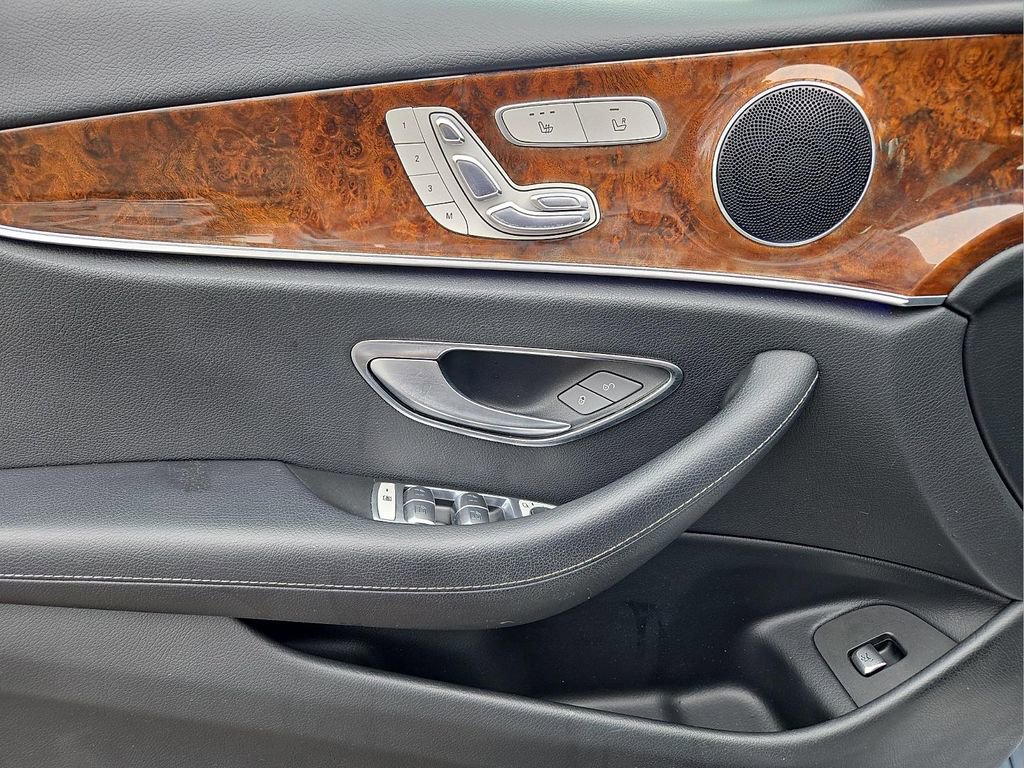 Used 2017 Mercedes-Benz E 300 4MATIC image 12